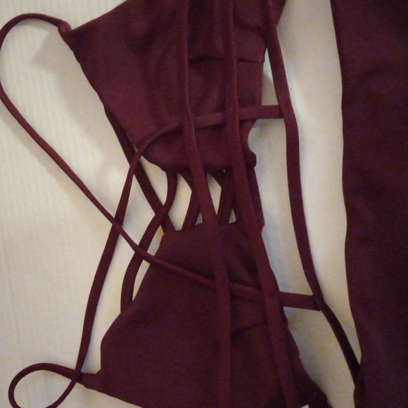 2-Piece Burgundy Strappy Back Bikini Swimsuit Size S NWOT - Picture 4 of 8
